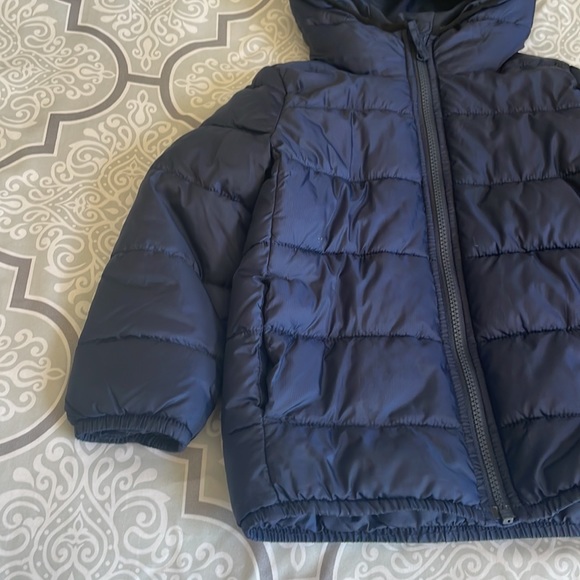 🛝 Toddler Puffer Jacket 🛝 - Picture 4 of 8